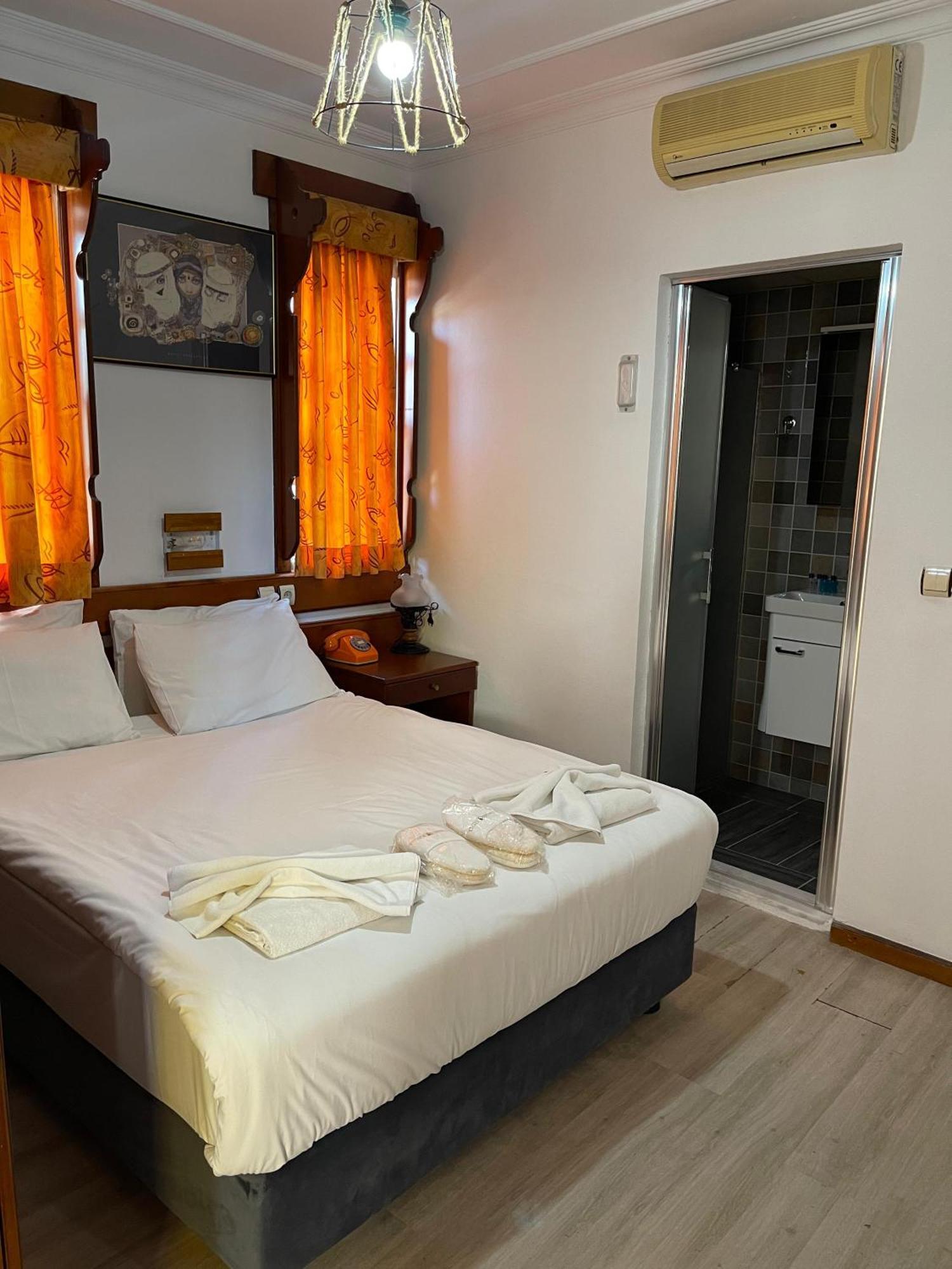 Otel Karyatit Kaleici Antalya