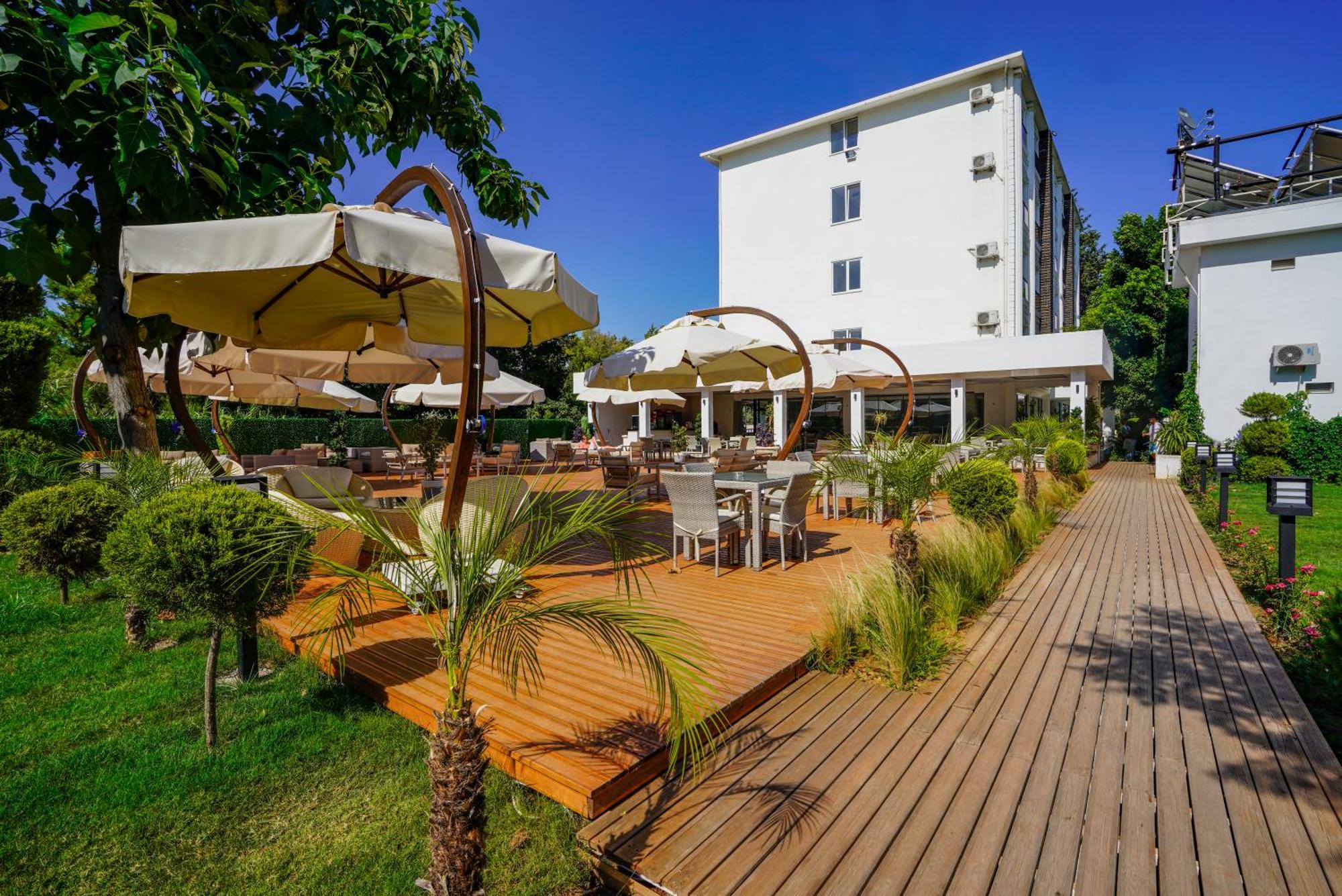 Hotel Lara Garden