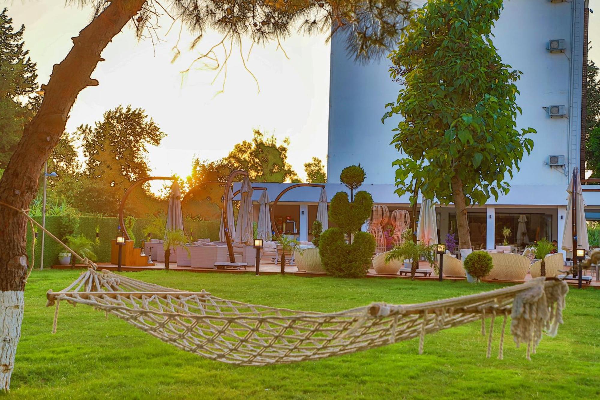 Lara Garden Hotel 2*