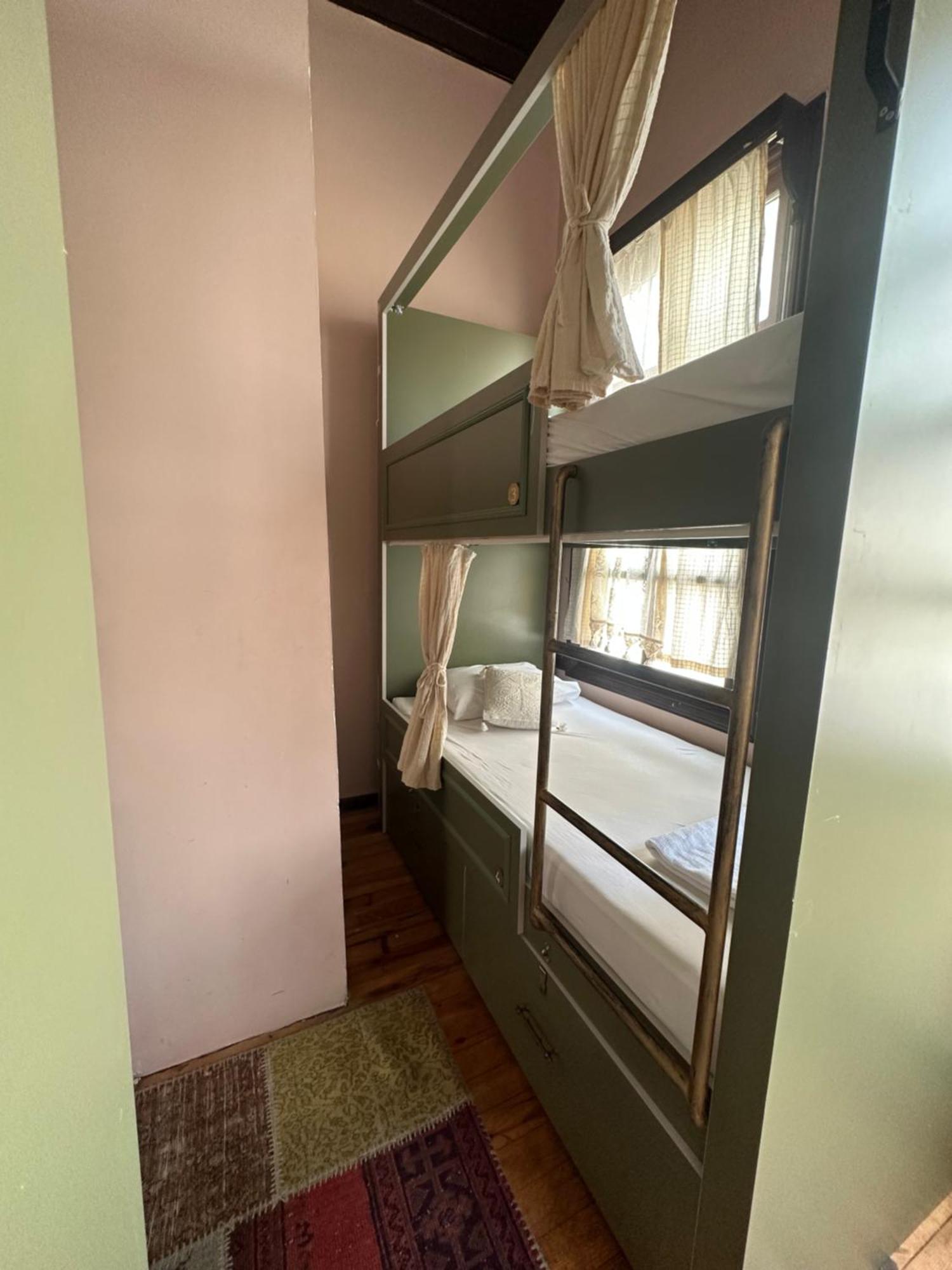 Lords Hostel&pub Hostel Antalya