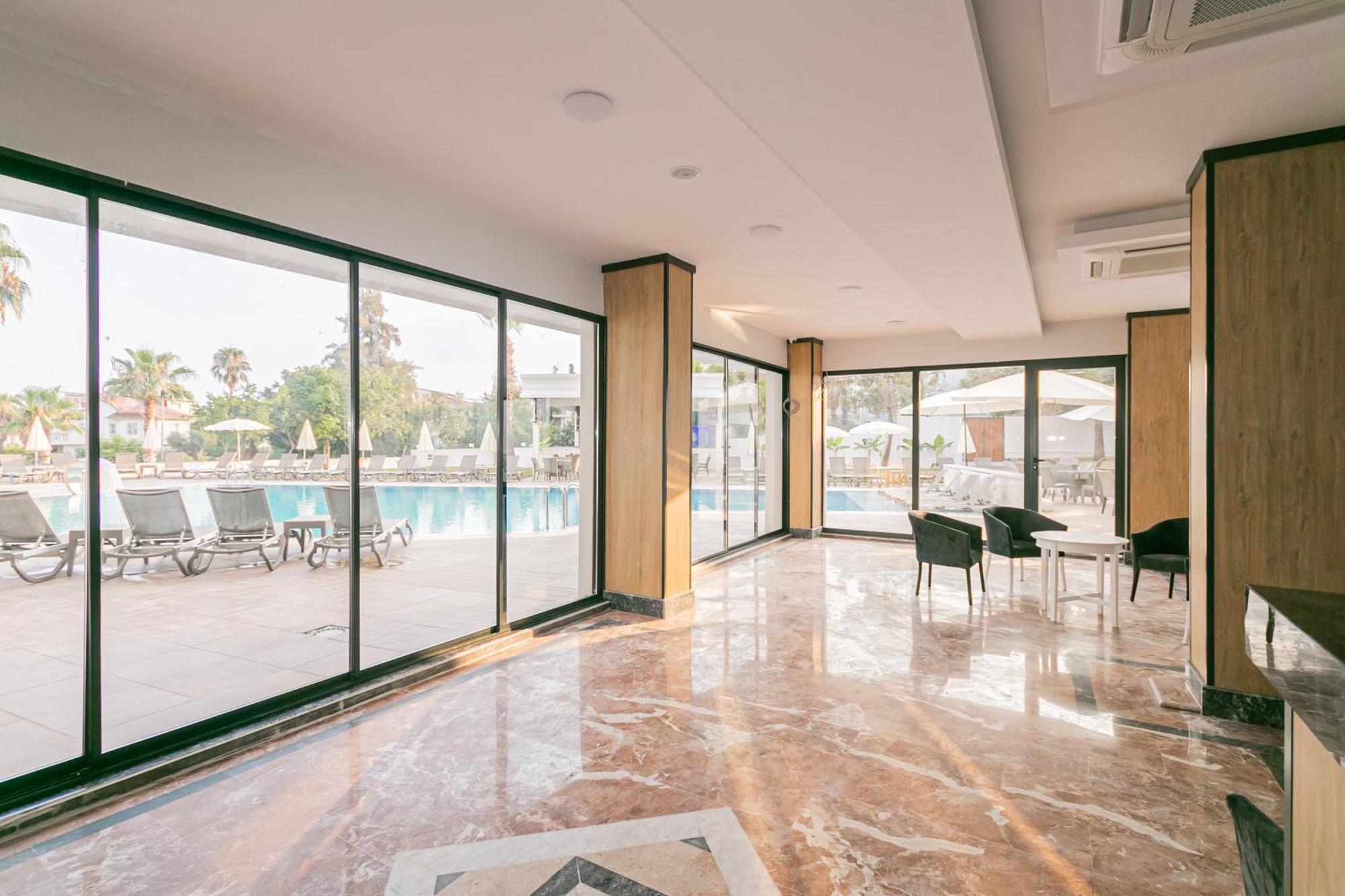 Hotel Lara World Antalya