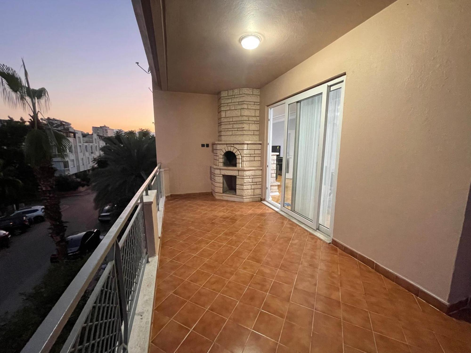 Sirinyali Denize 100 M Gunluk Daireler Antalya