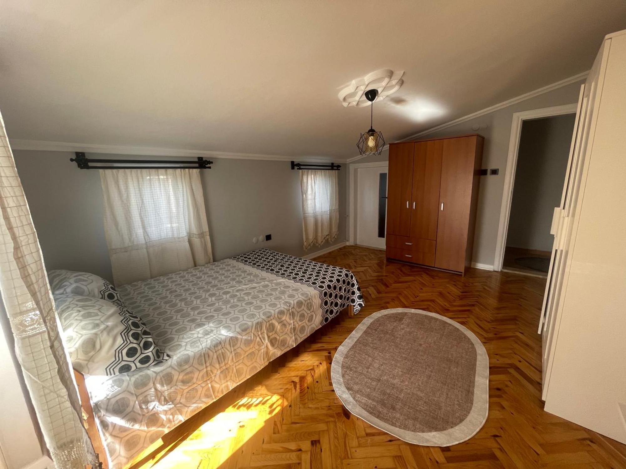 Sirinyali Denize 100 M Gunluk Daireler Daire