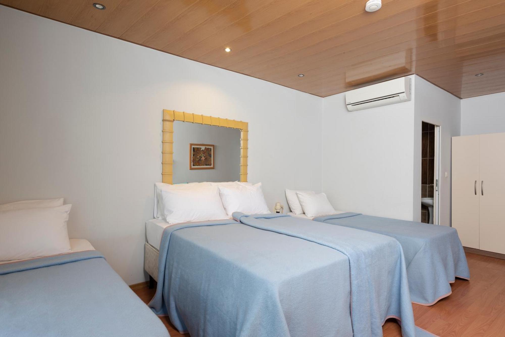 Aparthotel Nest *