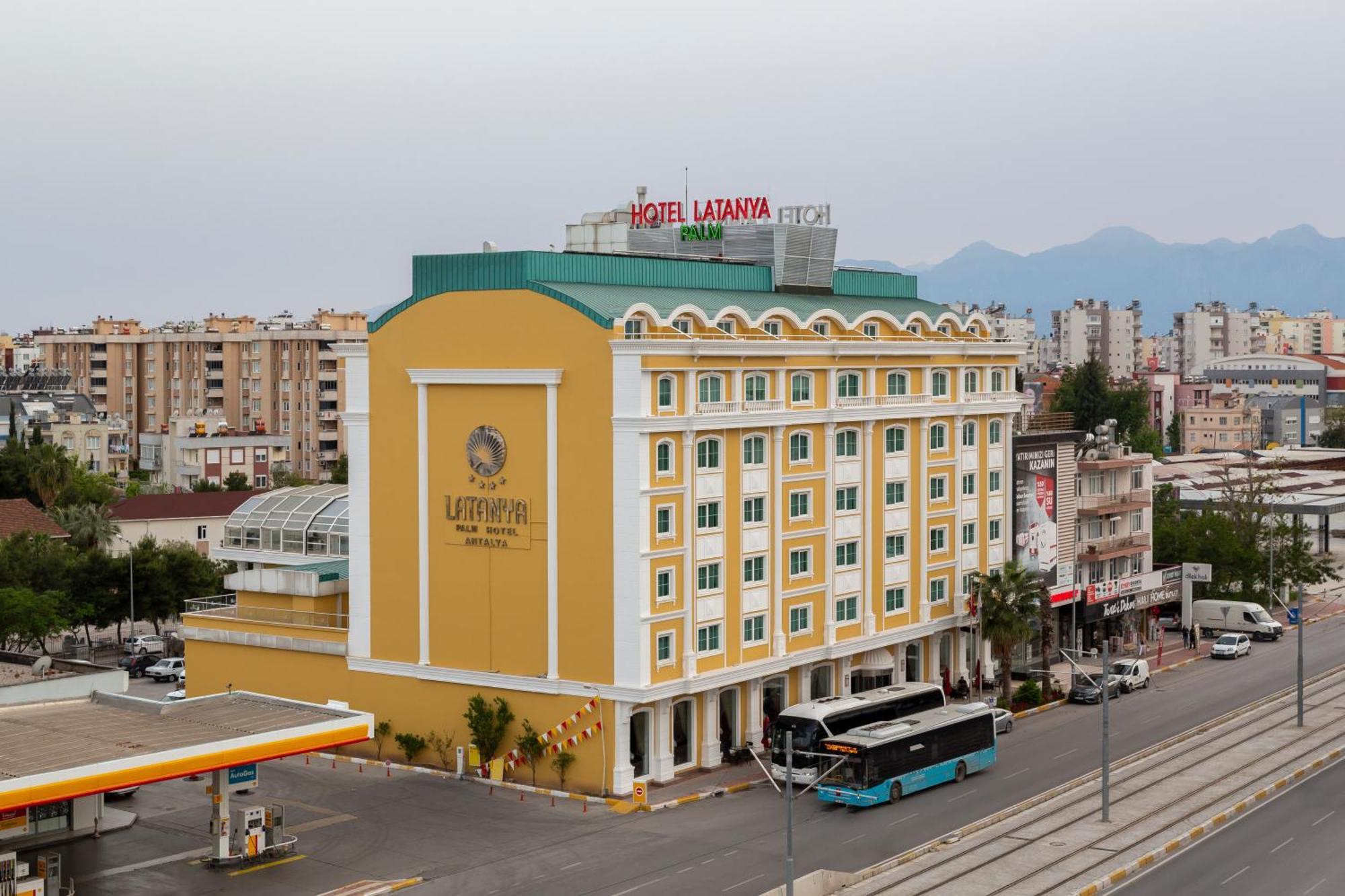 Latanya Palm & Airport 4* Antalya
