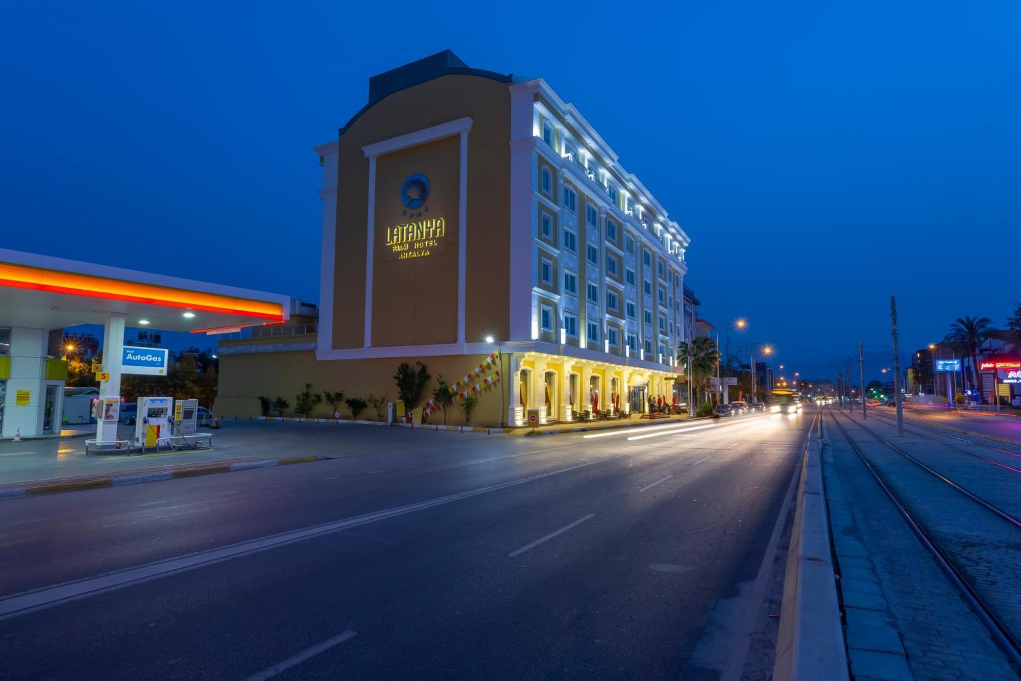 Latanya Palm & Airport 4* Antalya