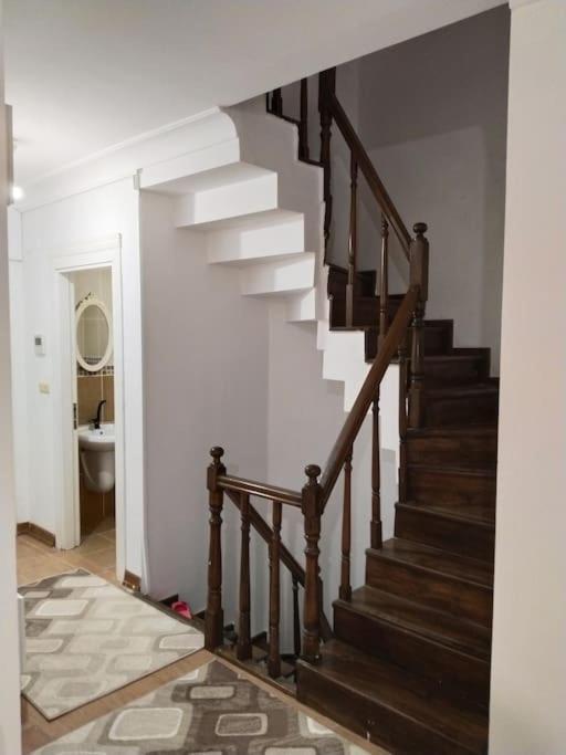 Denize Yakin Genis Villa
