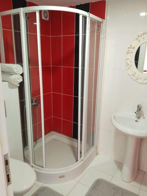 Denize Yakin Genis Villa Antalya