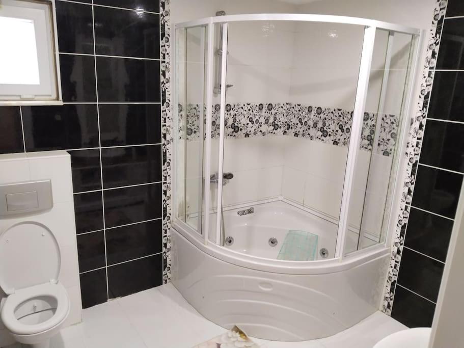 Villa Denize Yakin Genis Antalya