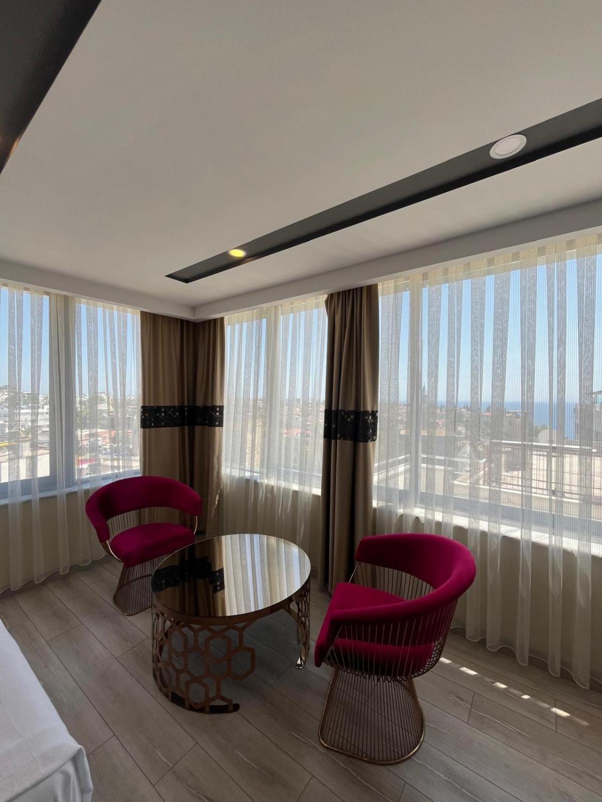 Golden Lux Hotel