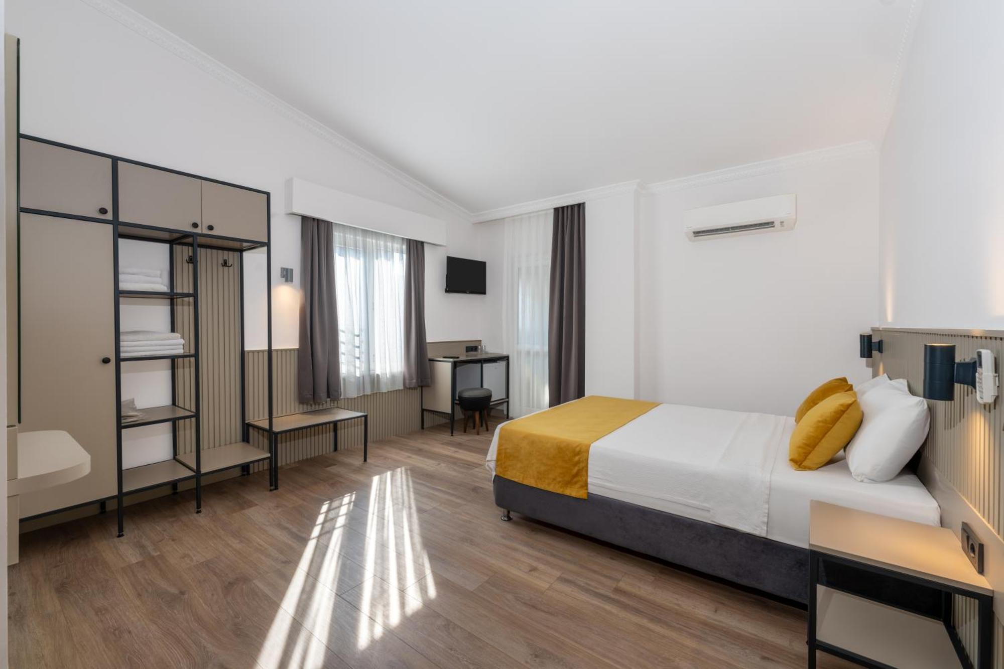 Lemon Hotel 3*