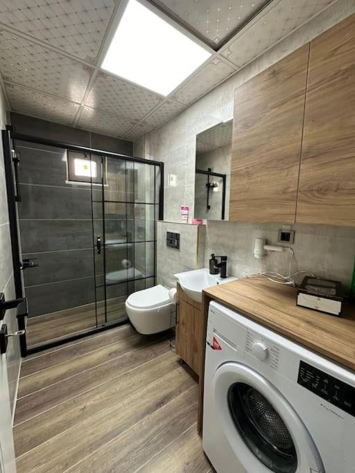 Genis, Denize Kolay Ulasim Apartment