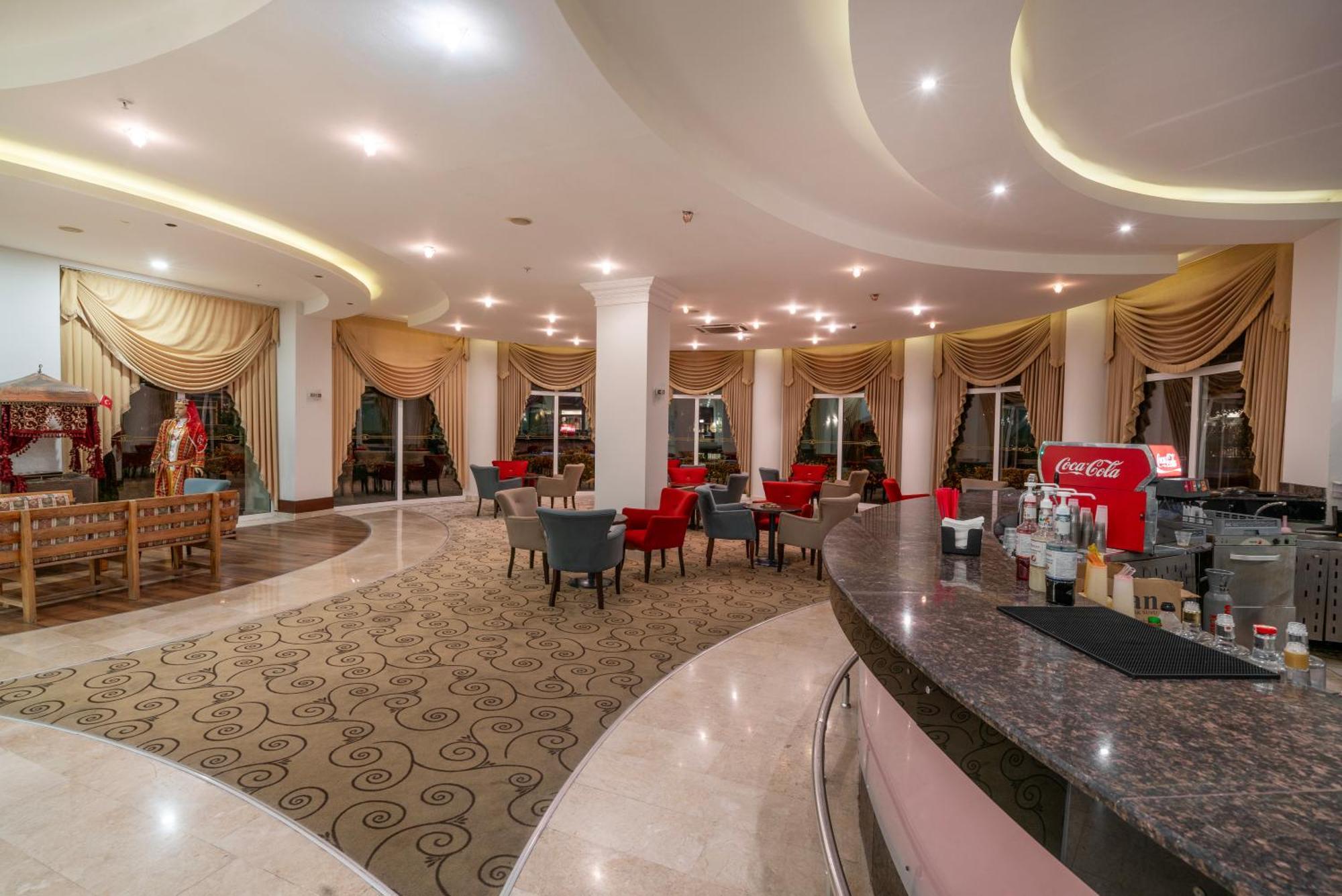White Lilyum Hotel