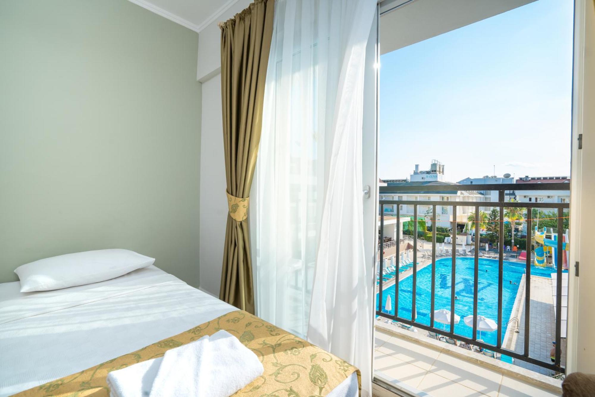 Hotel White Lilyum