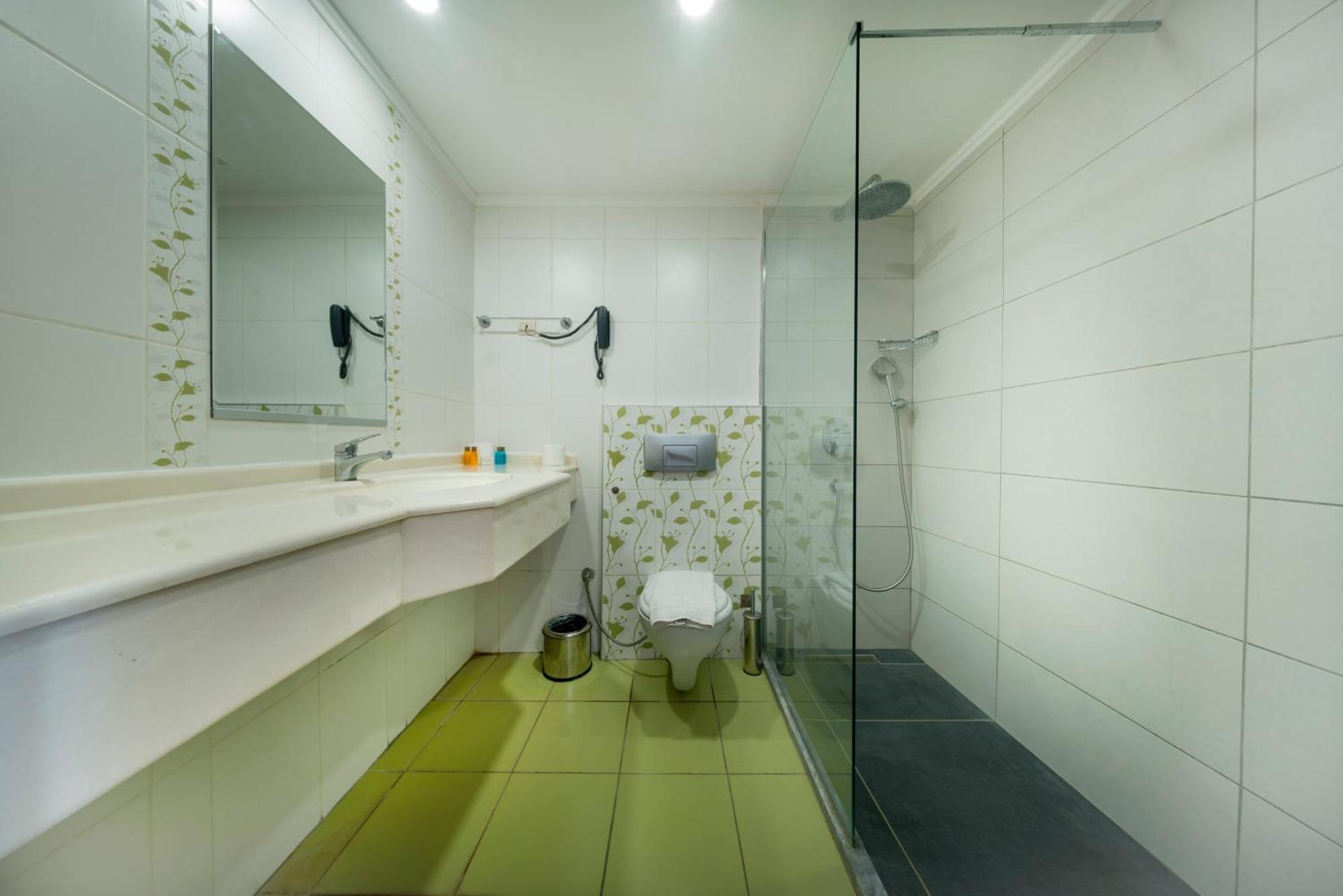 White Lilyum Hotel 4*