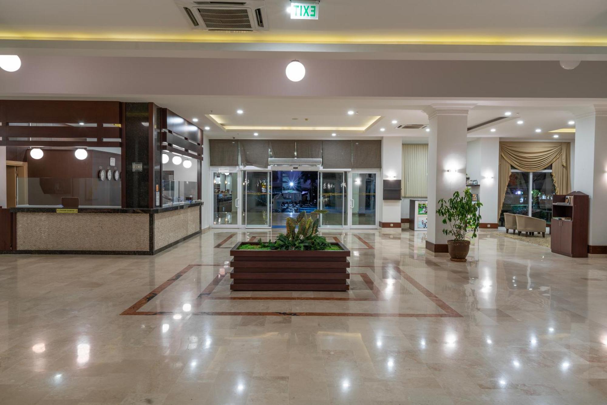 Hotel White Lilyum 4*