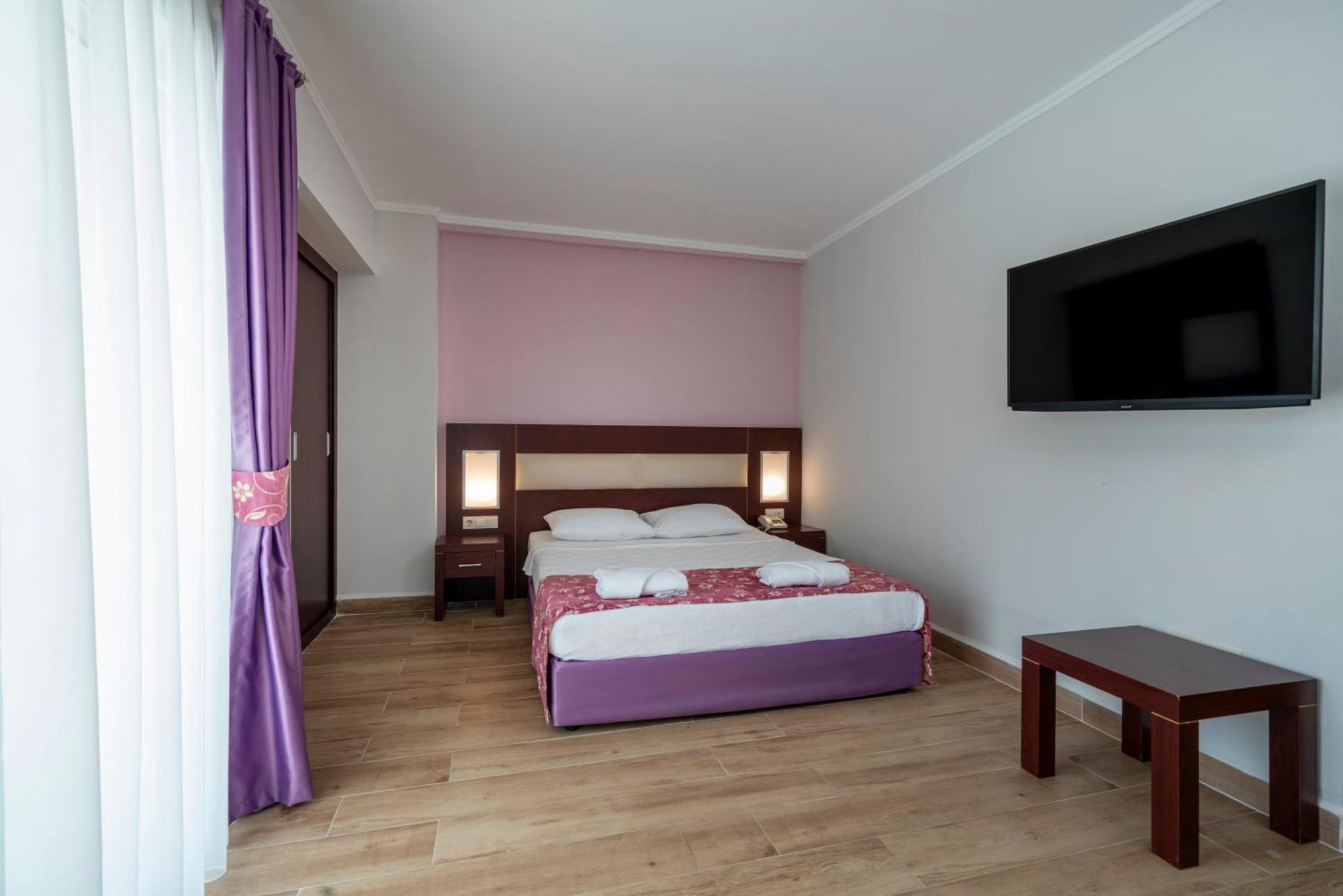 White Lilyum Hotel