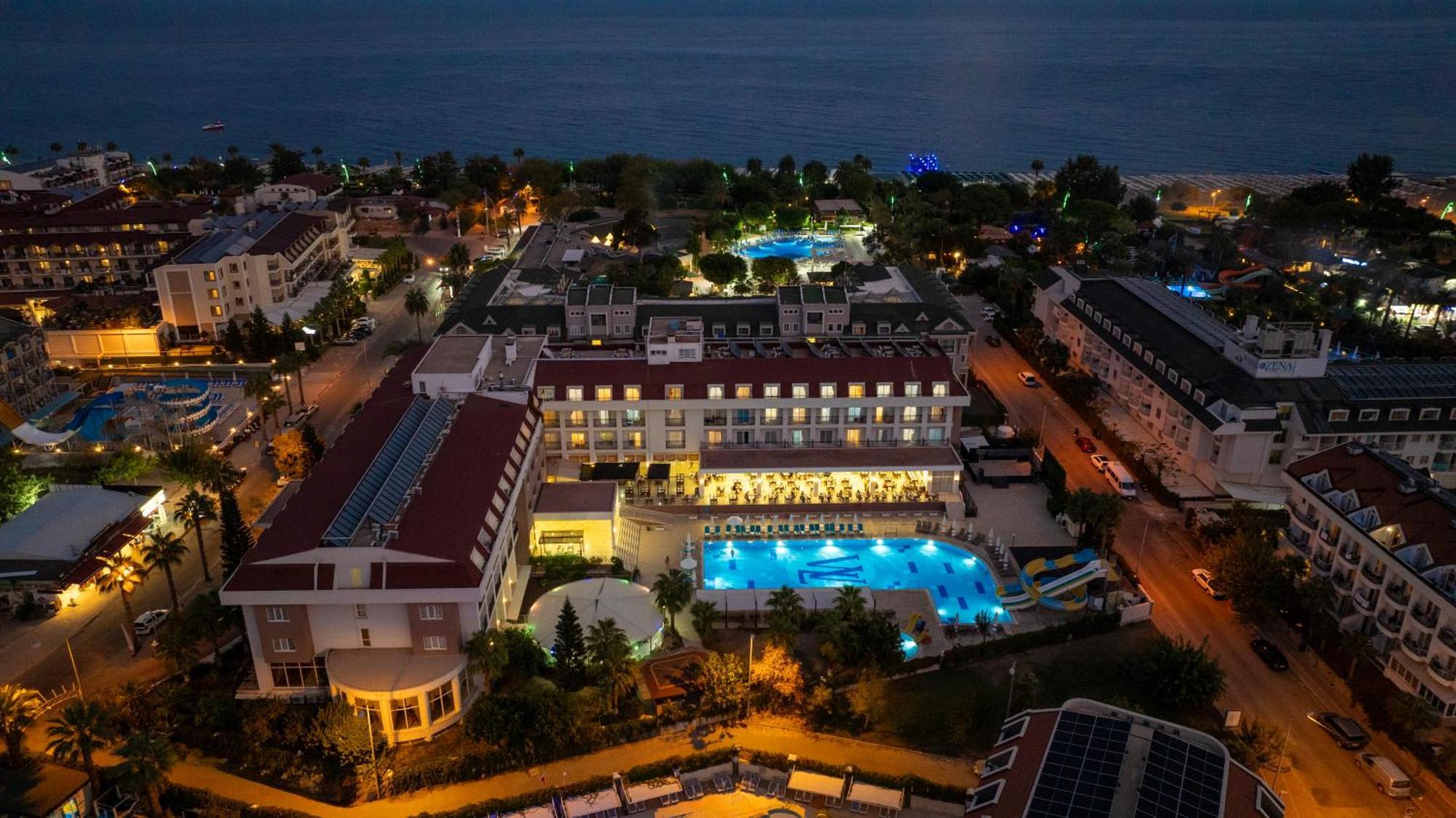 Hotel White Lilyum 4*