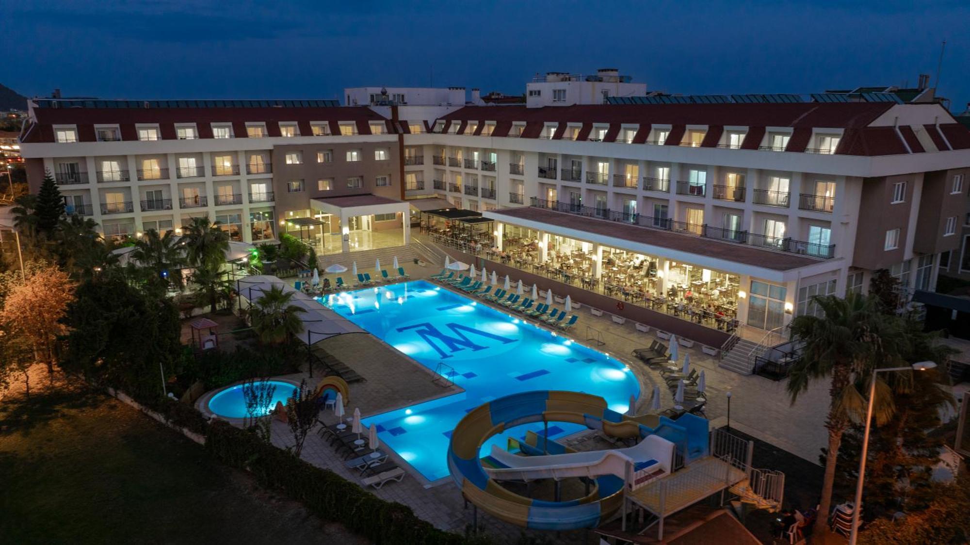 White Lilyum Hotel