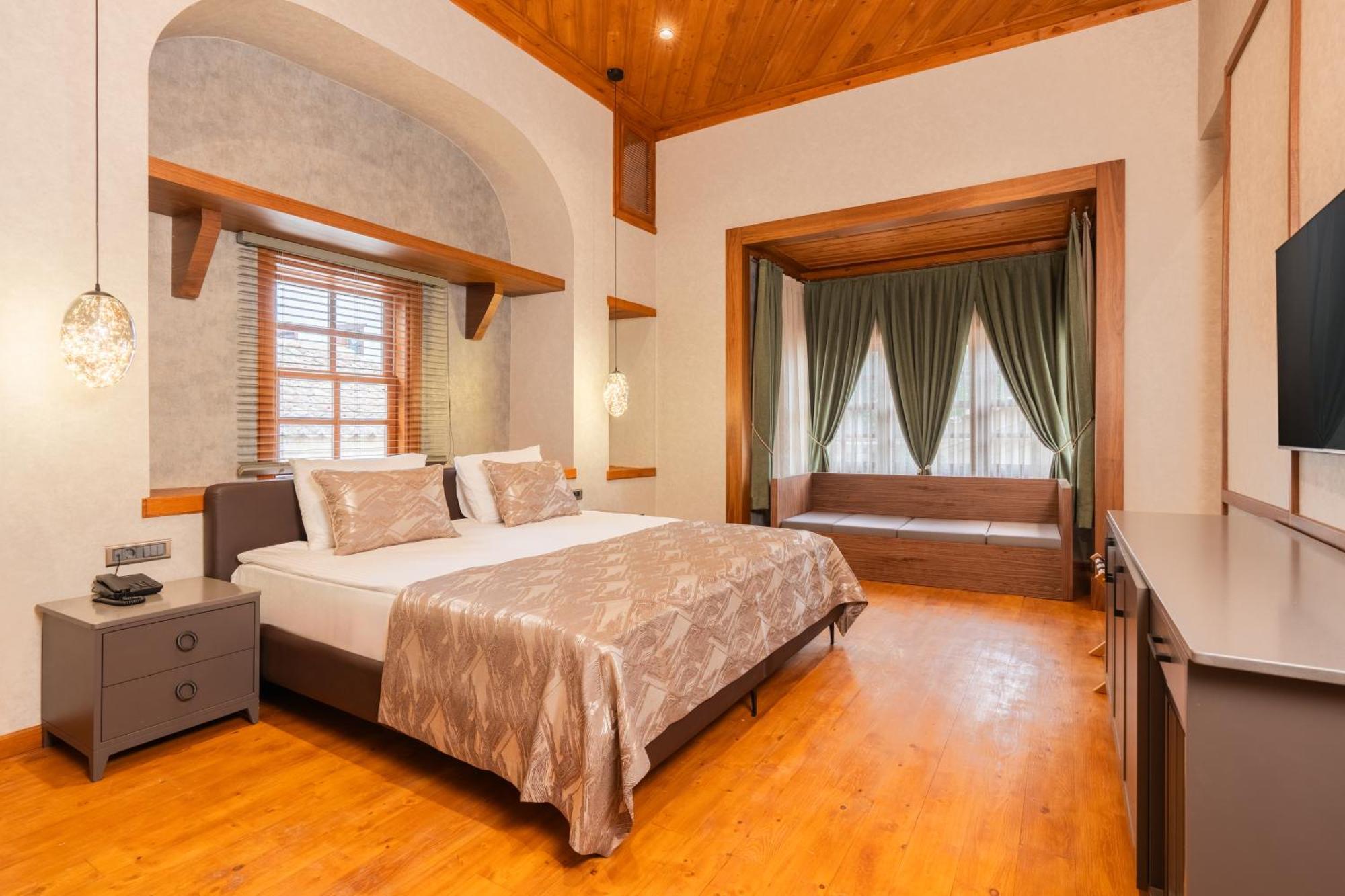 Hotel Dumos *