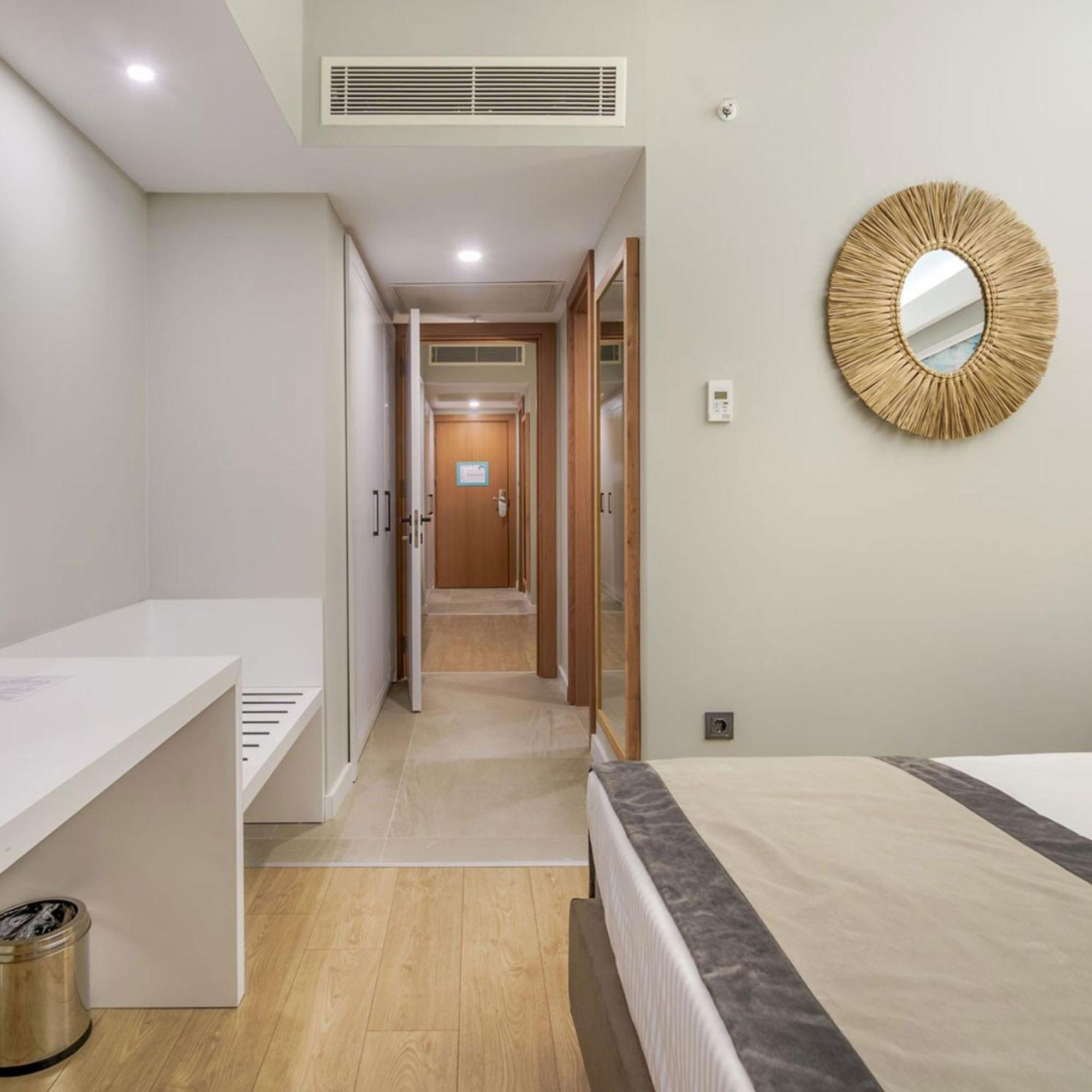 Arcanus Trendline Side Hotel