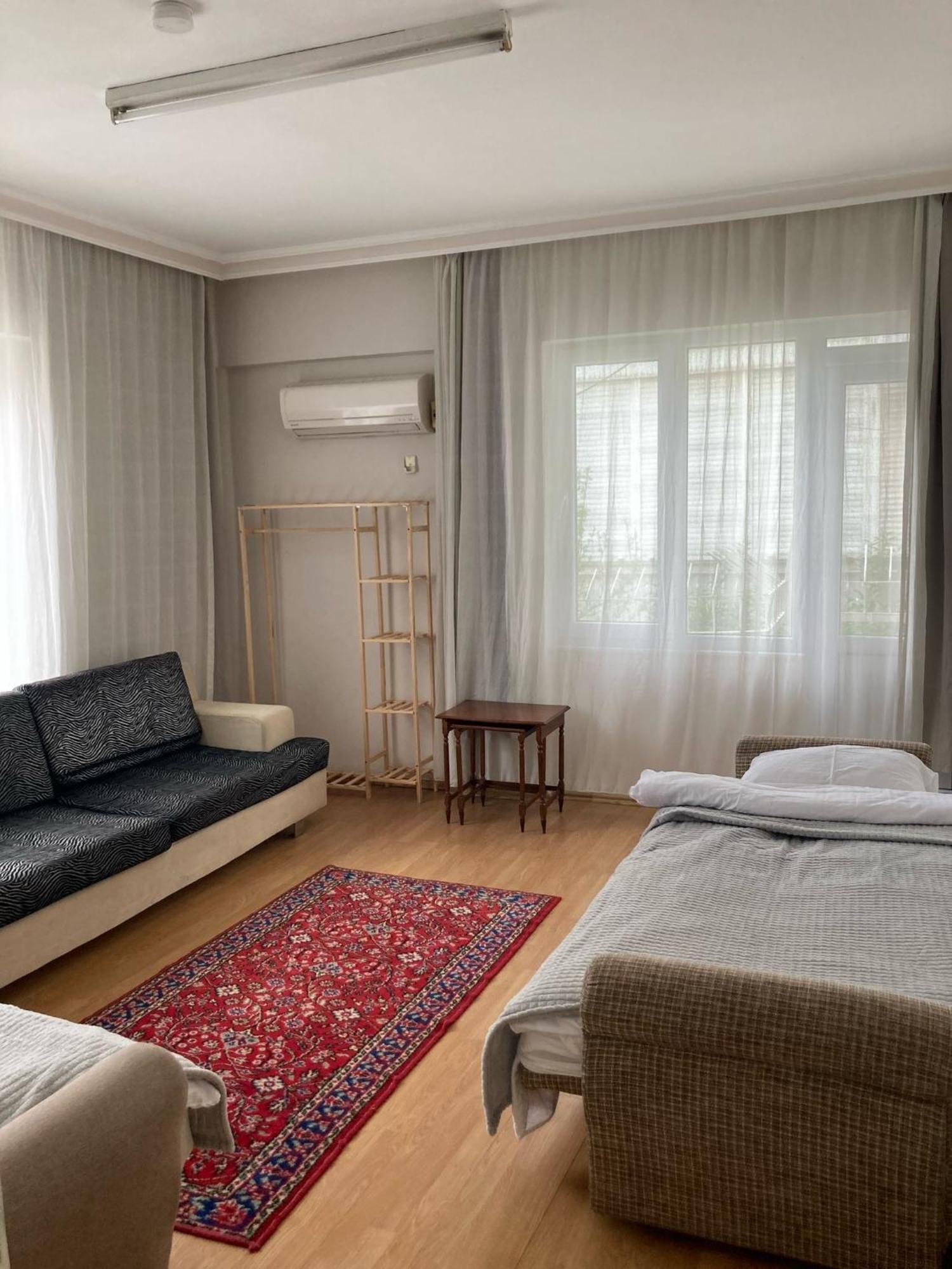Large And Simple Family House In Center Apartment Antalya