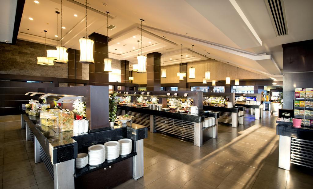 Resort Limak Lara De Luxe 5*