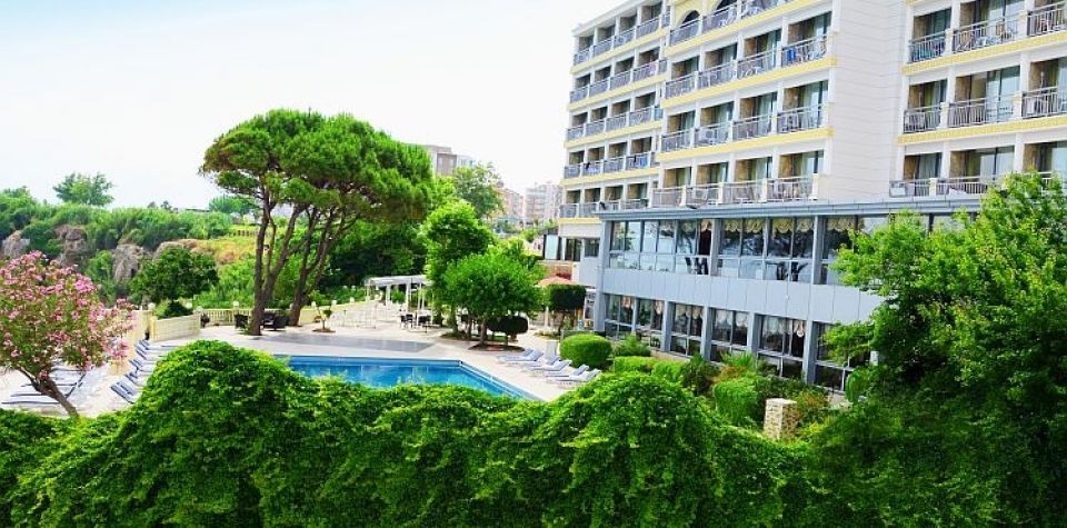 Otel Lara 3*