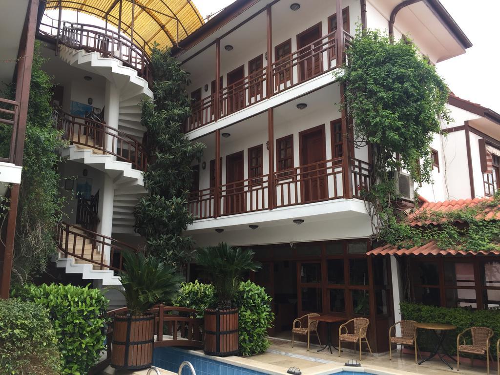 Karyatit Kaleici 2* Antalya