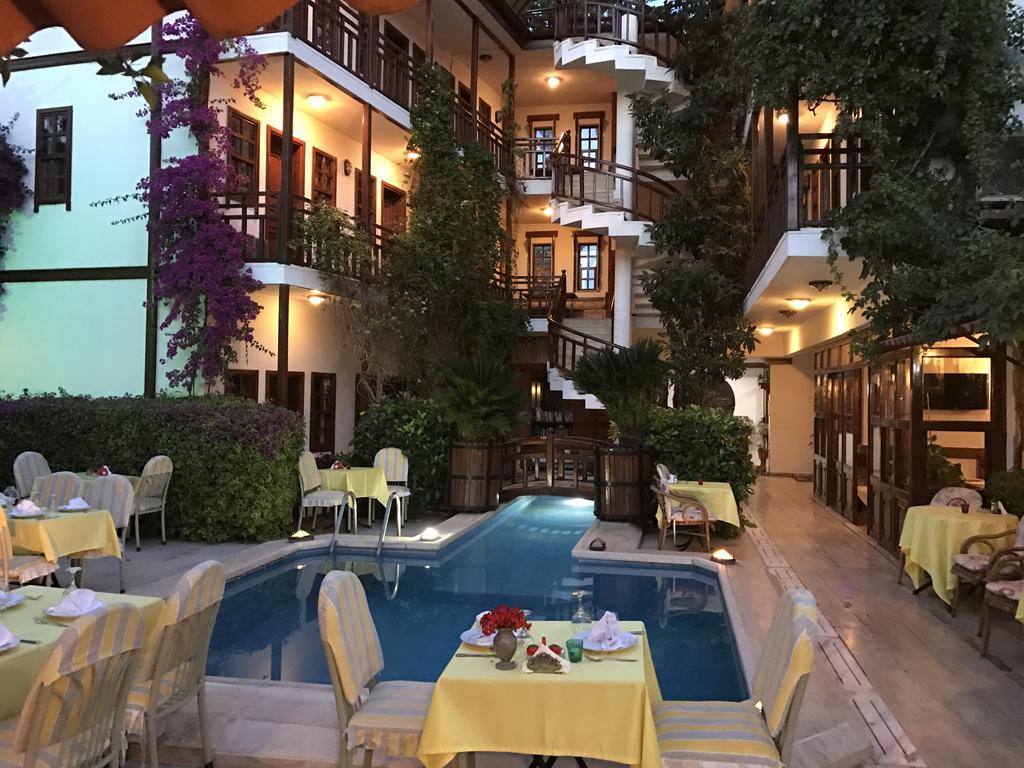 Otel Karyatit Kaleici