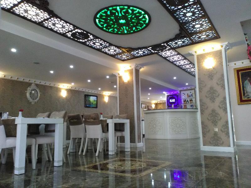 Hotel Send 2*