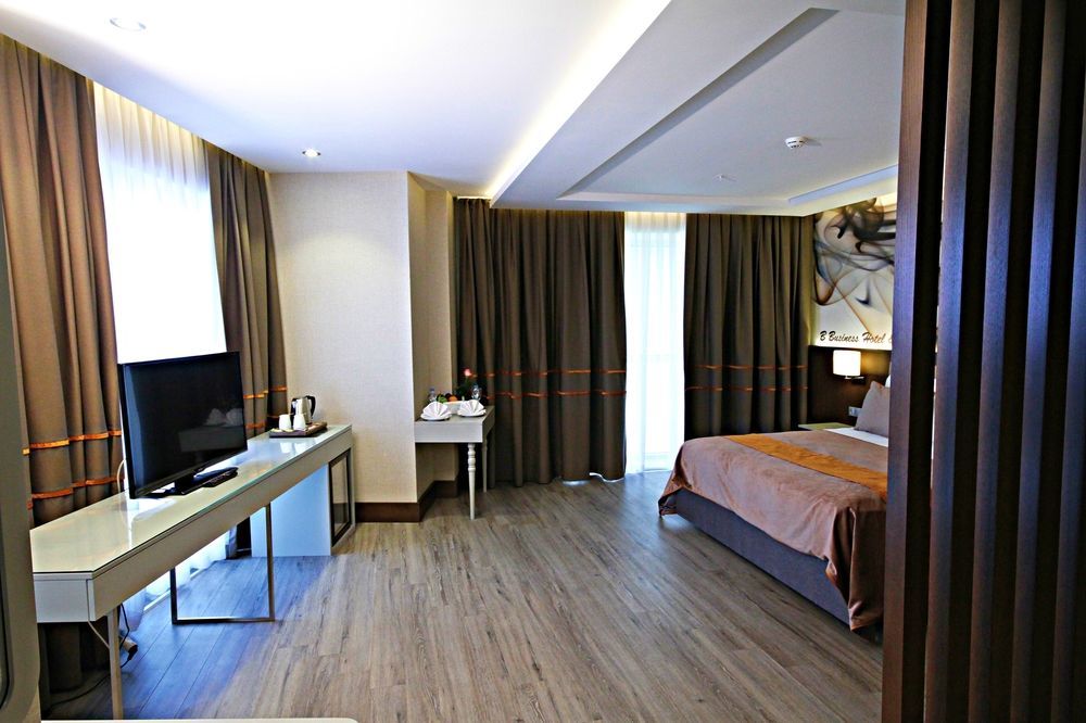 Hotel B Business & 5*