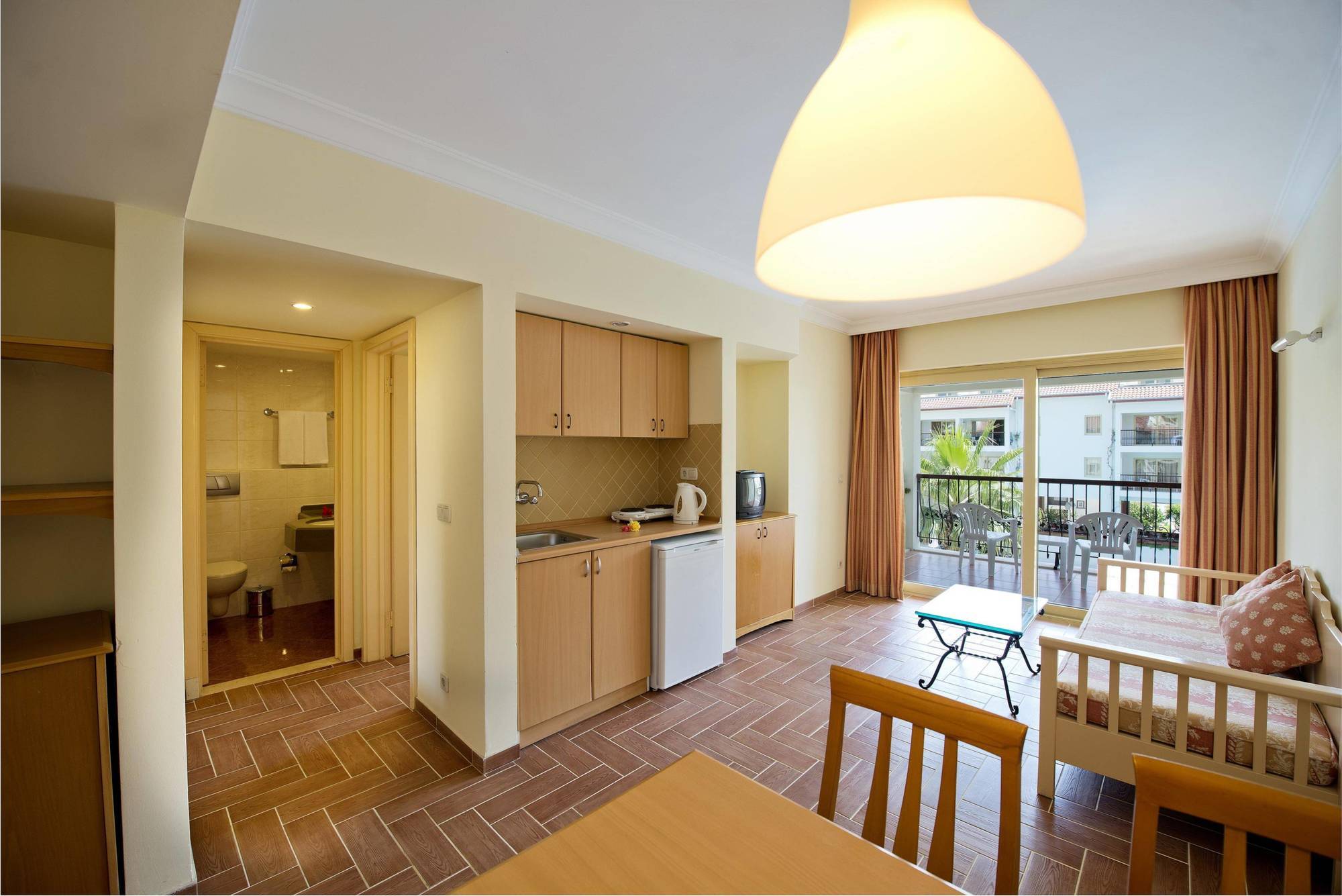 Kentia Apart Aparthotel 4*