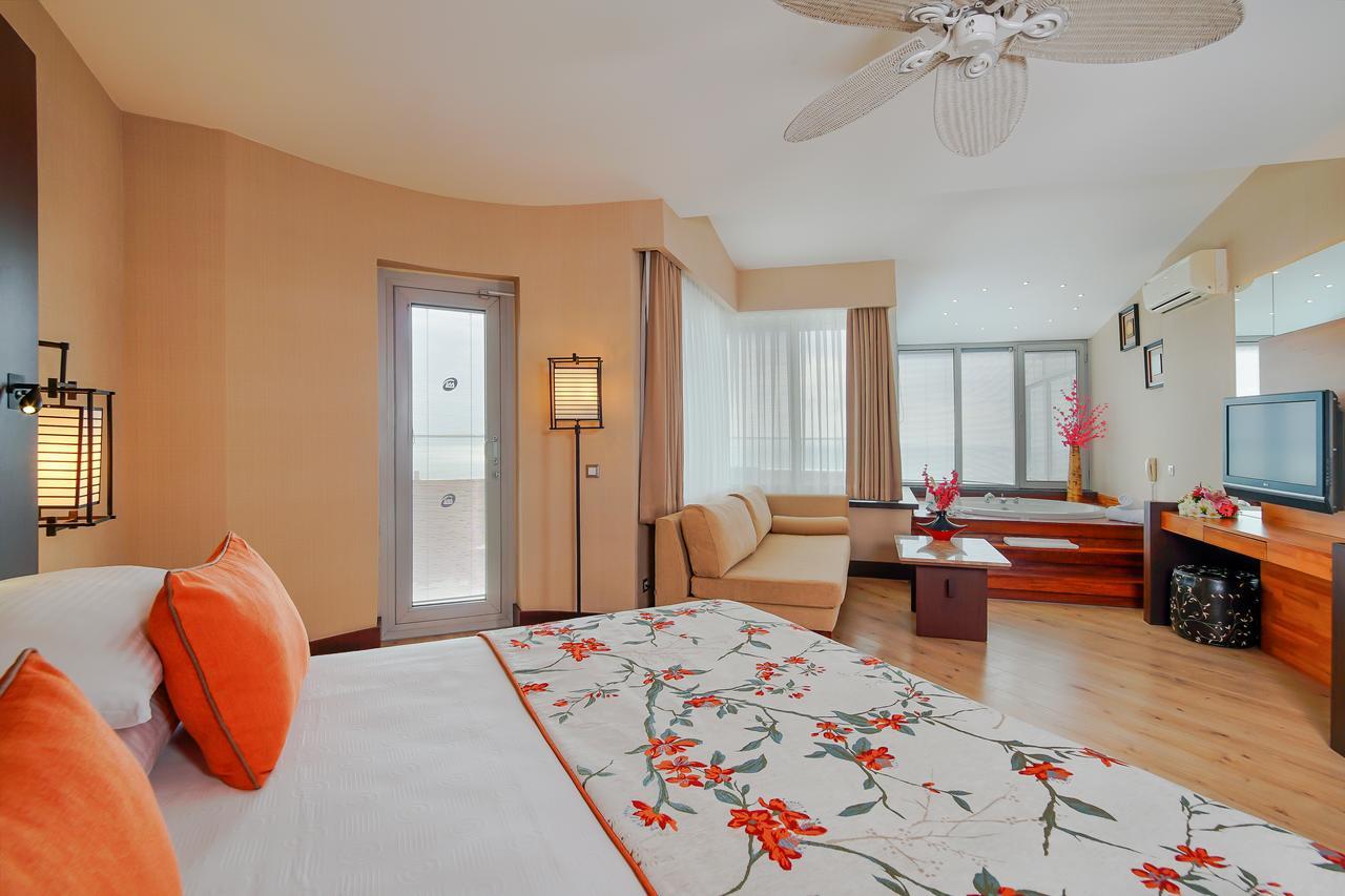 Limak Lara De Luxe Antalya