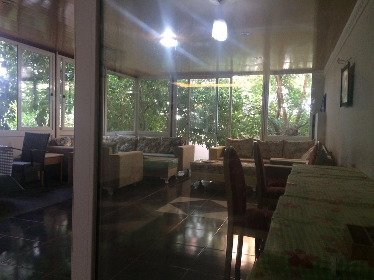 Uyar Palace Hostel *