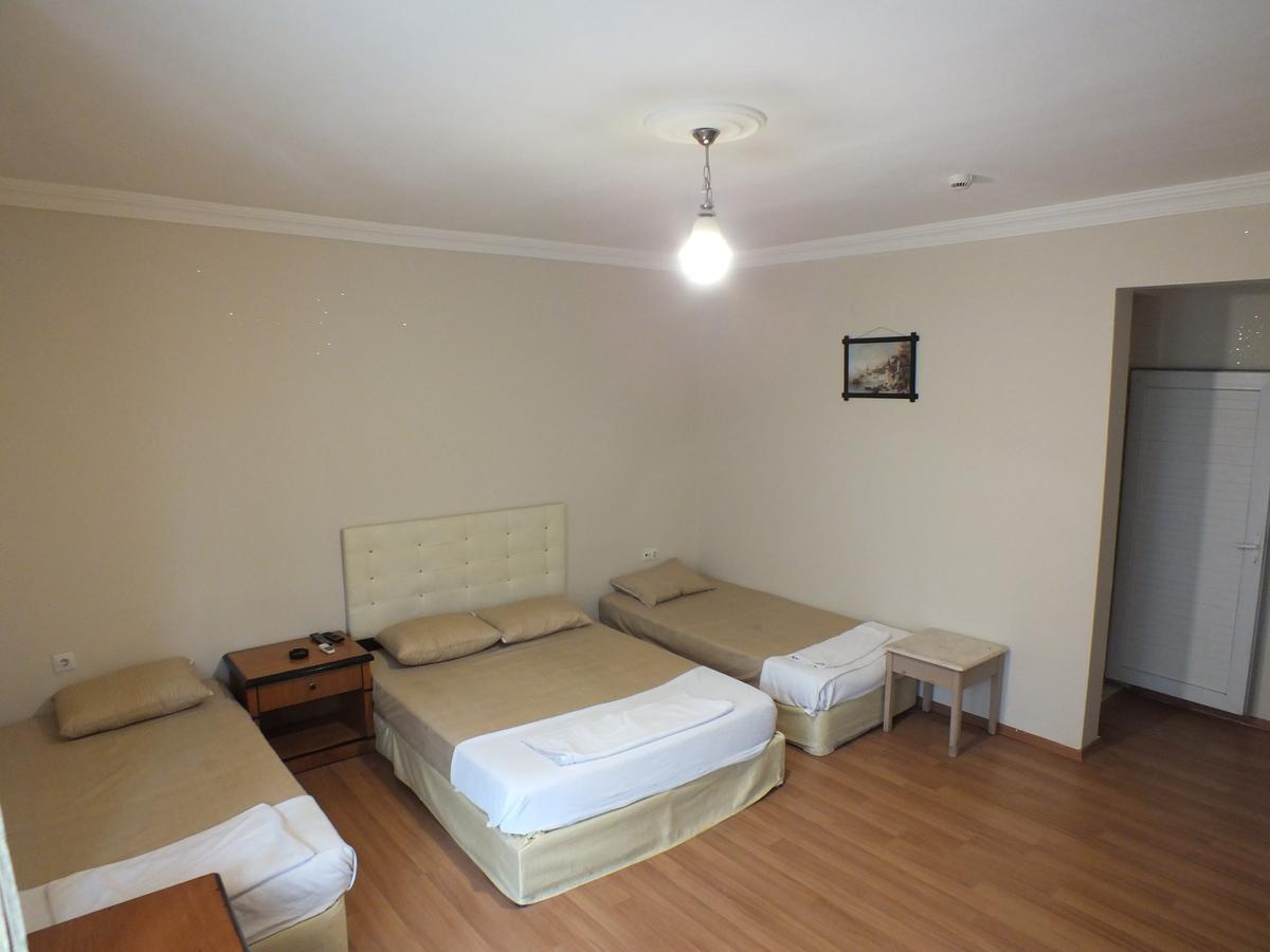 Hostel Uyar Palace