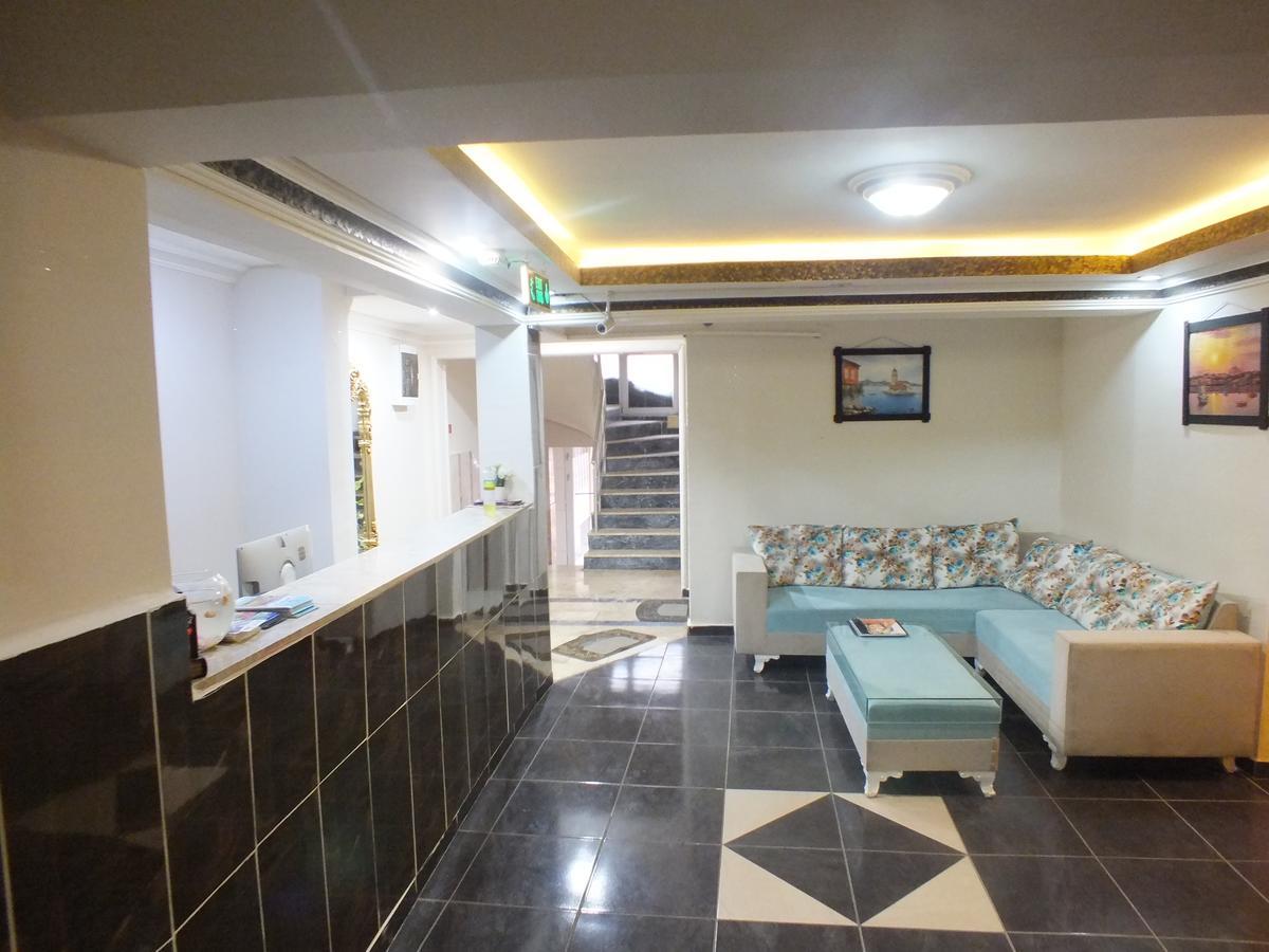 Hostel Uyar Palace *
