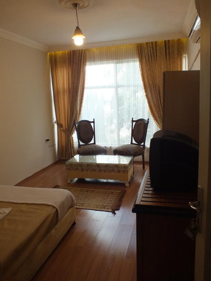 Hostel Uyar Palace *
