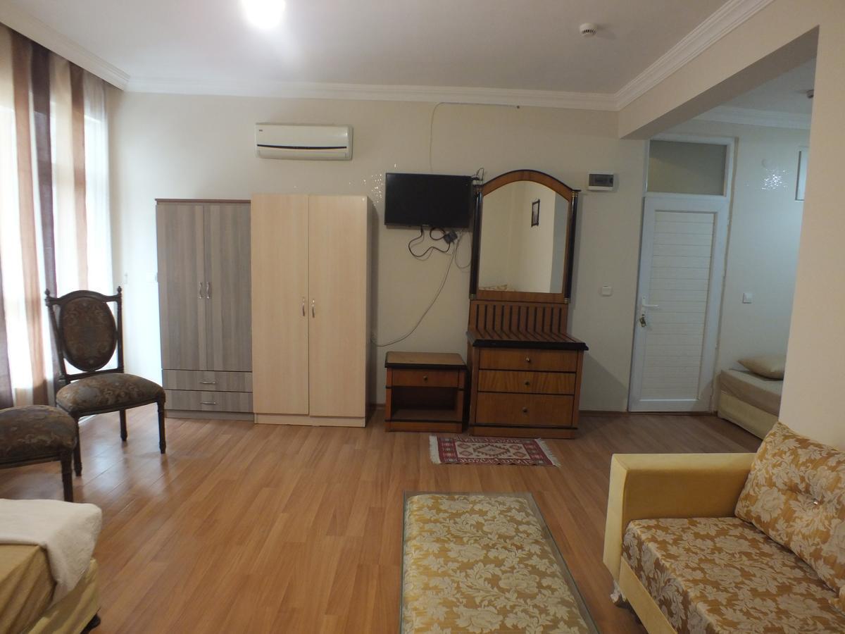Hostel Uyar Palace *