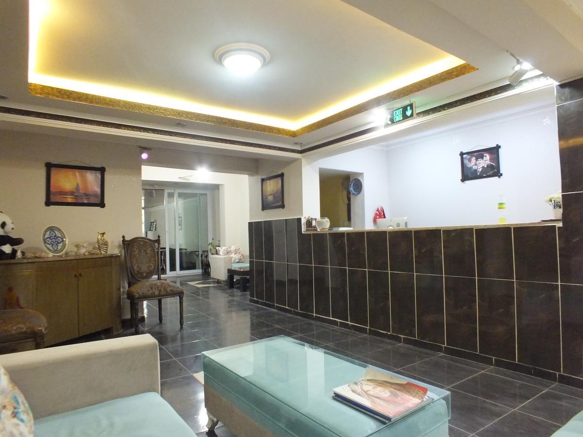 Hostel Uyar Palace *