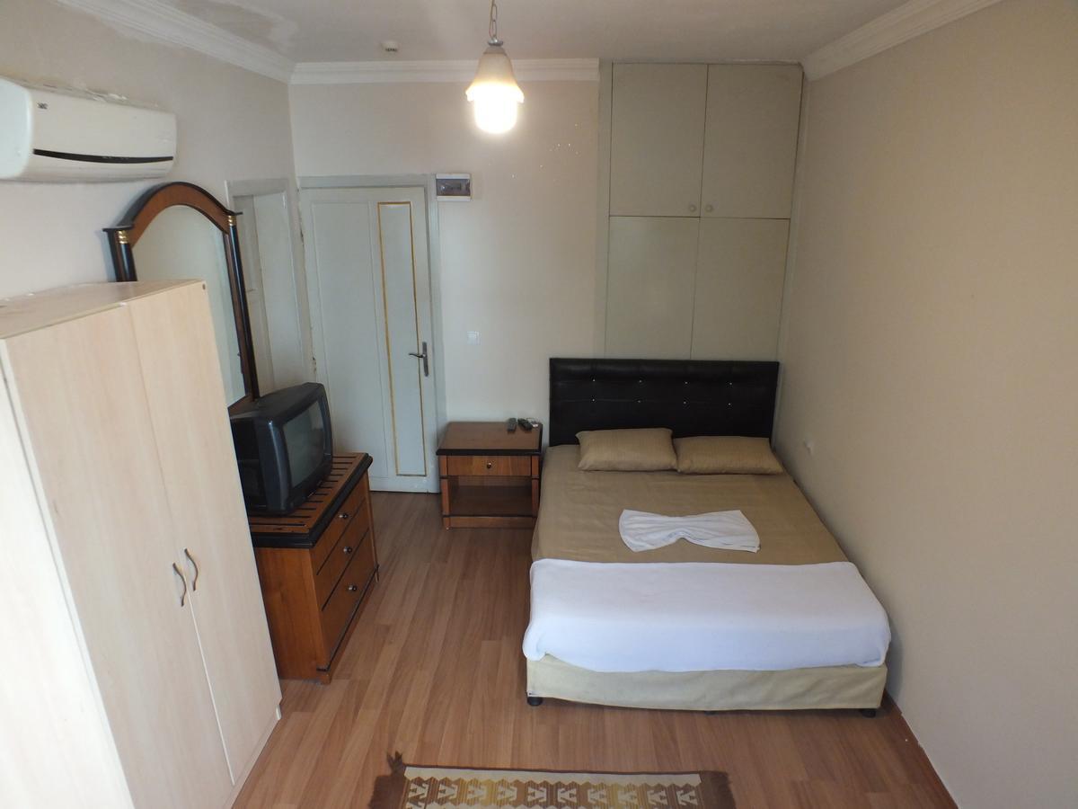 Hostel Uyar Palace *