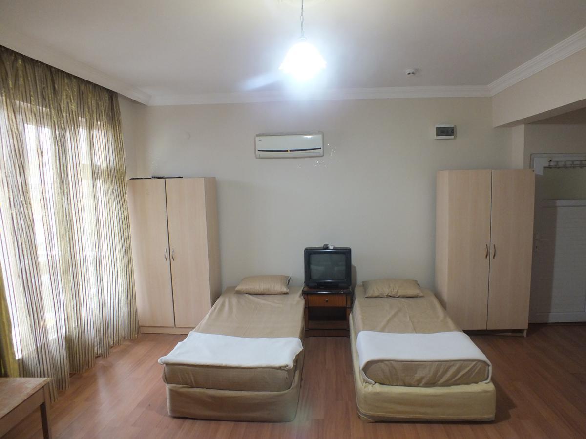 Uyar Palace Hostel *