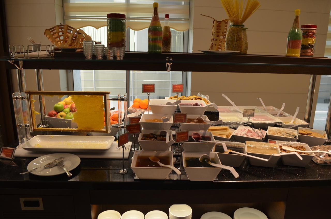B Business & Hotel
