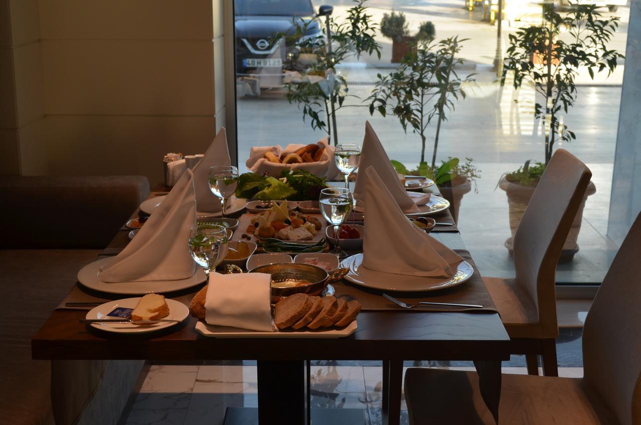 B Business & Hotel