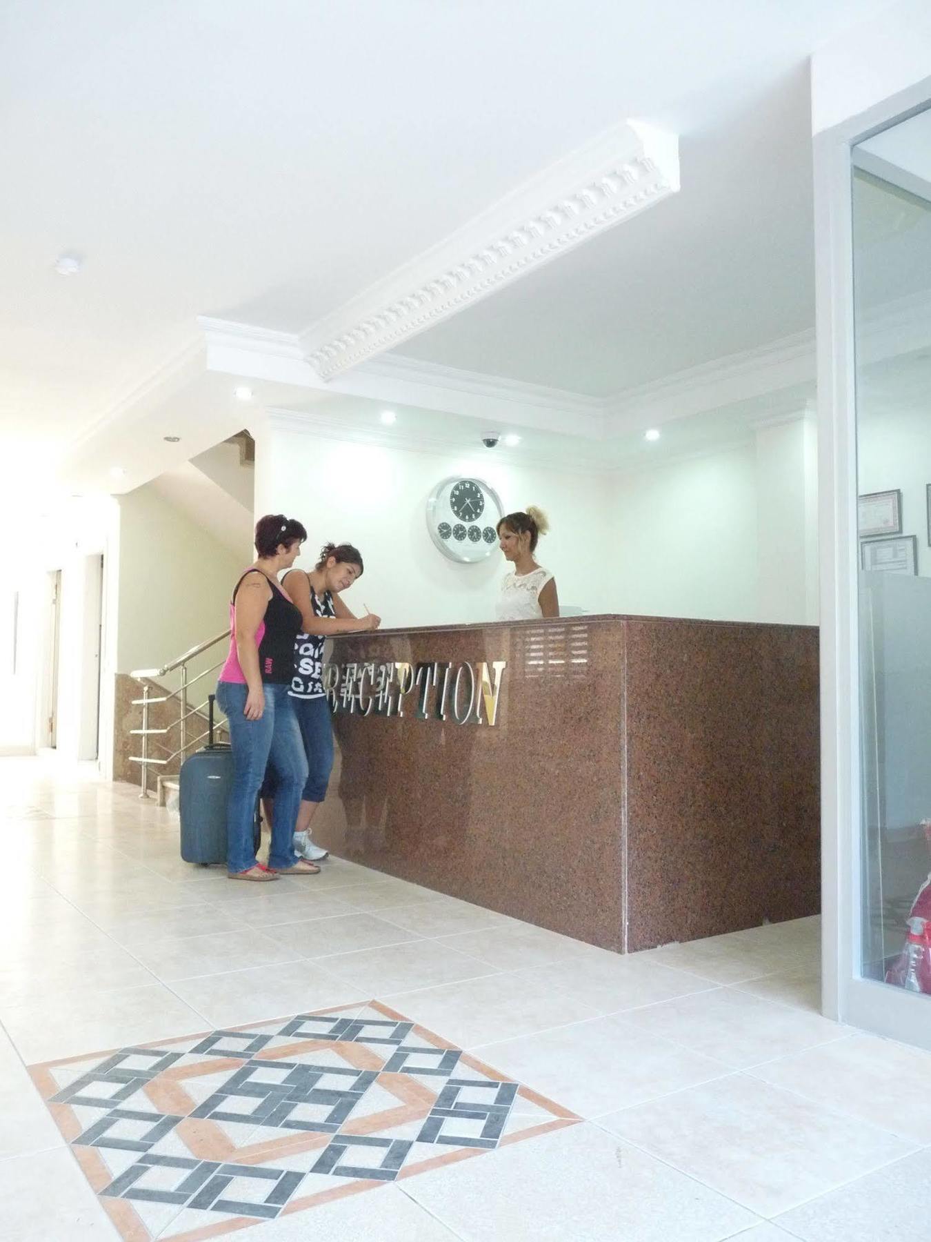 Hotel Arinna Park 2*