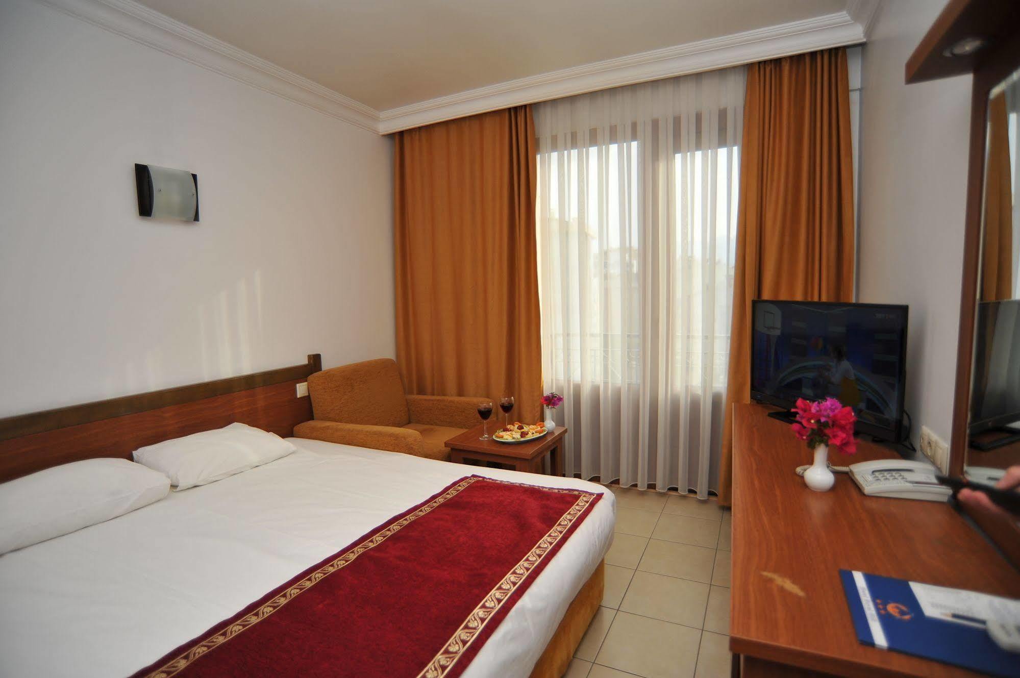 Royal Hill Hotel 3*