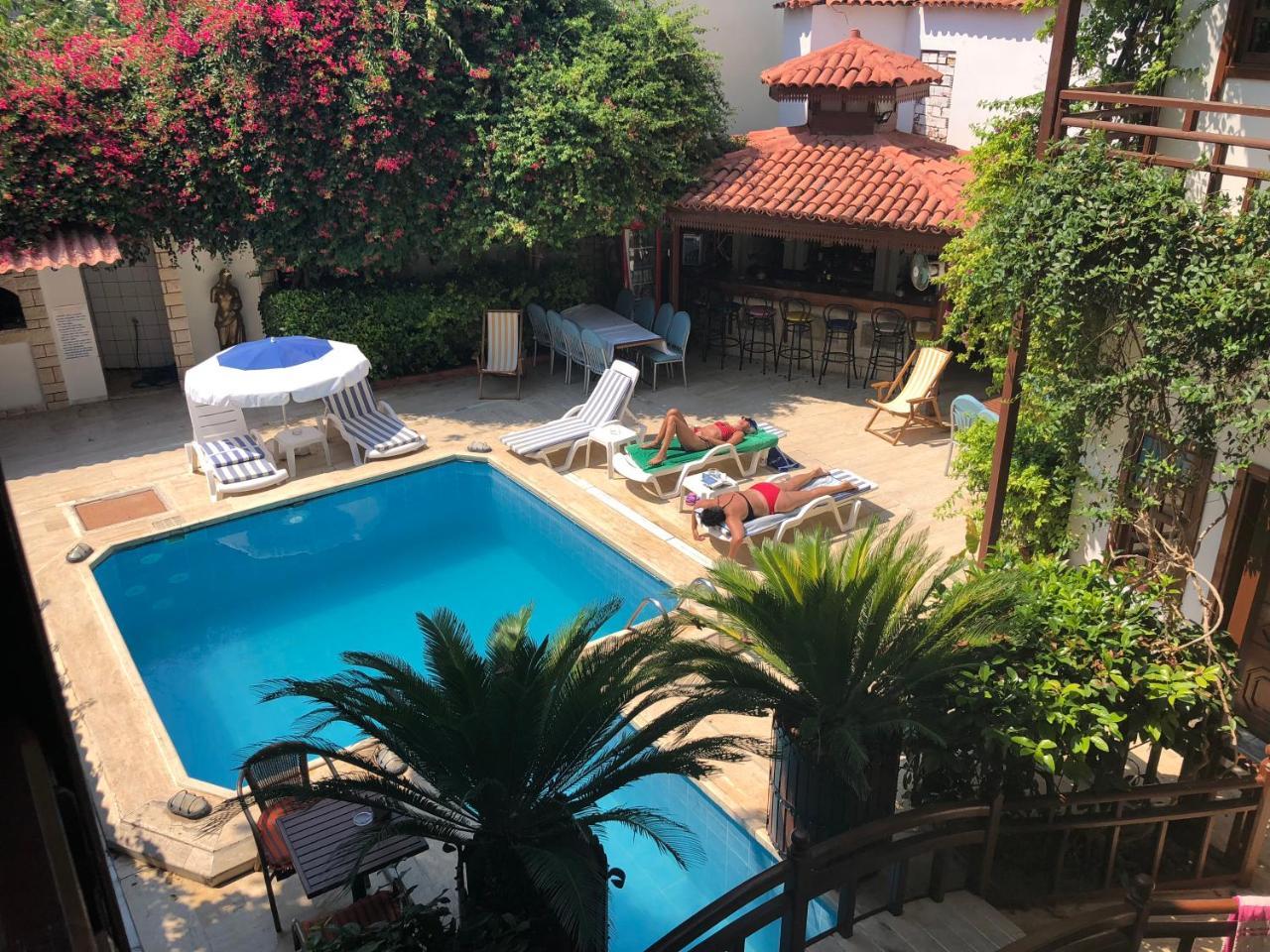 Karyatit Kaleici Antalya