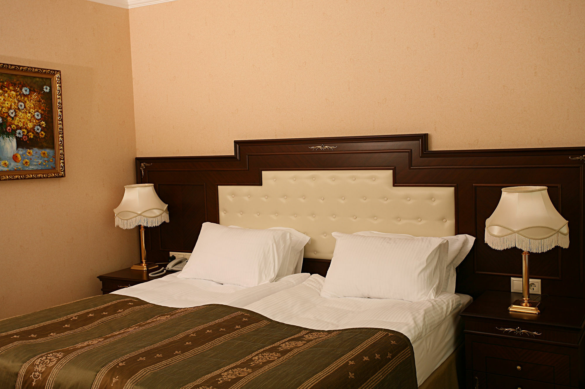 Latanya Palm & Airport 4*