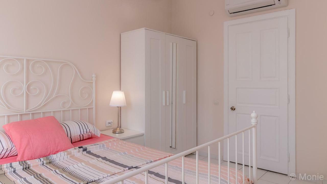Lara Park Suits Comfort Apartment *