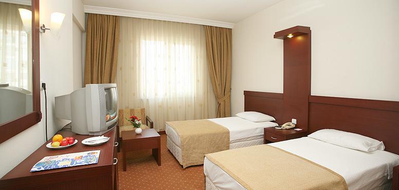 Bulvar Hotel 3*